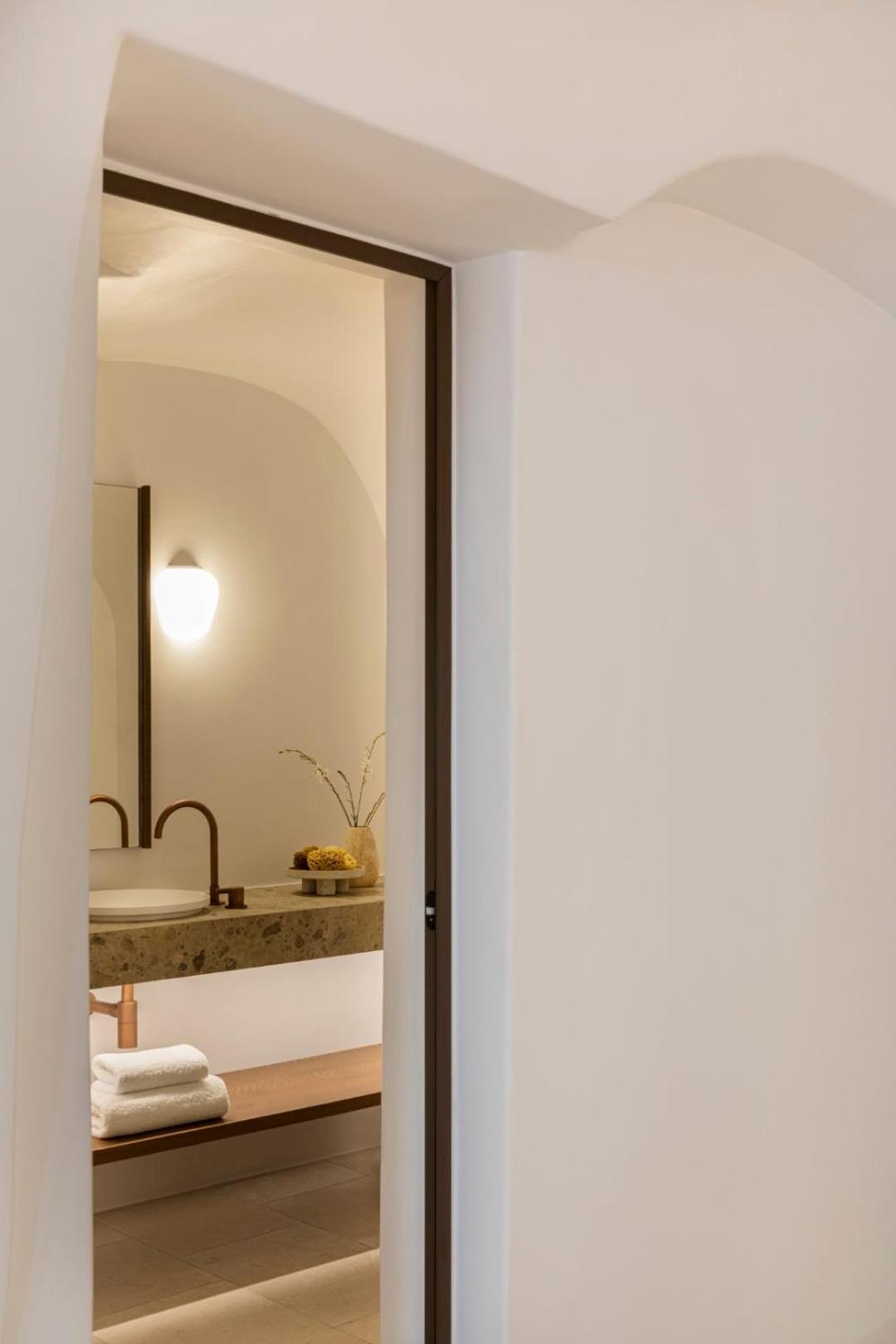 Canaves Ena - Small Luxury Hotels Of The World เอีย ภายนอก รูปภาพ